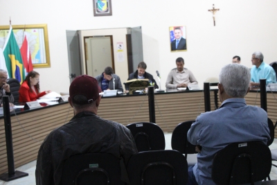O legislativo de Vermelho Novo, esteve reunido mais uma vez para tratar de assuntos de interesse do nosso povo
