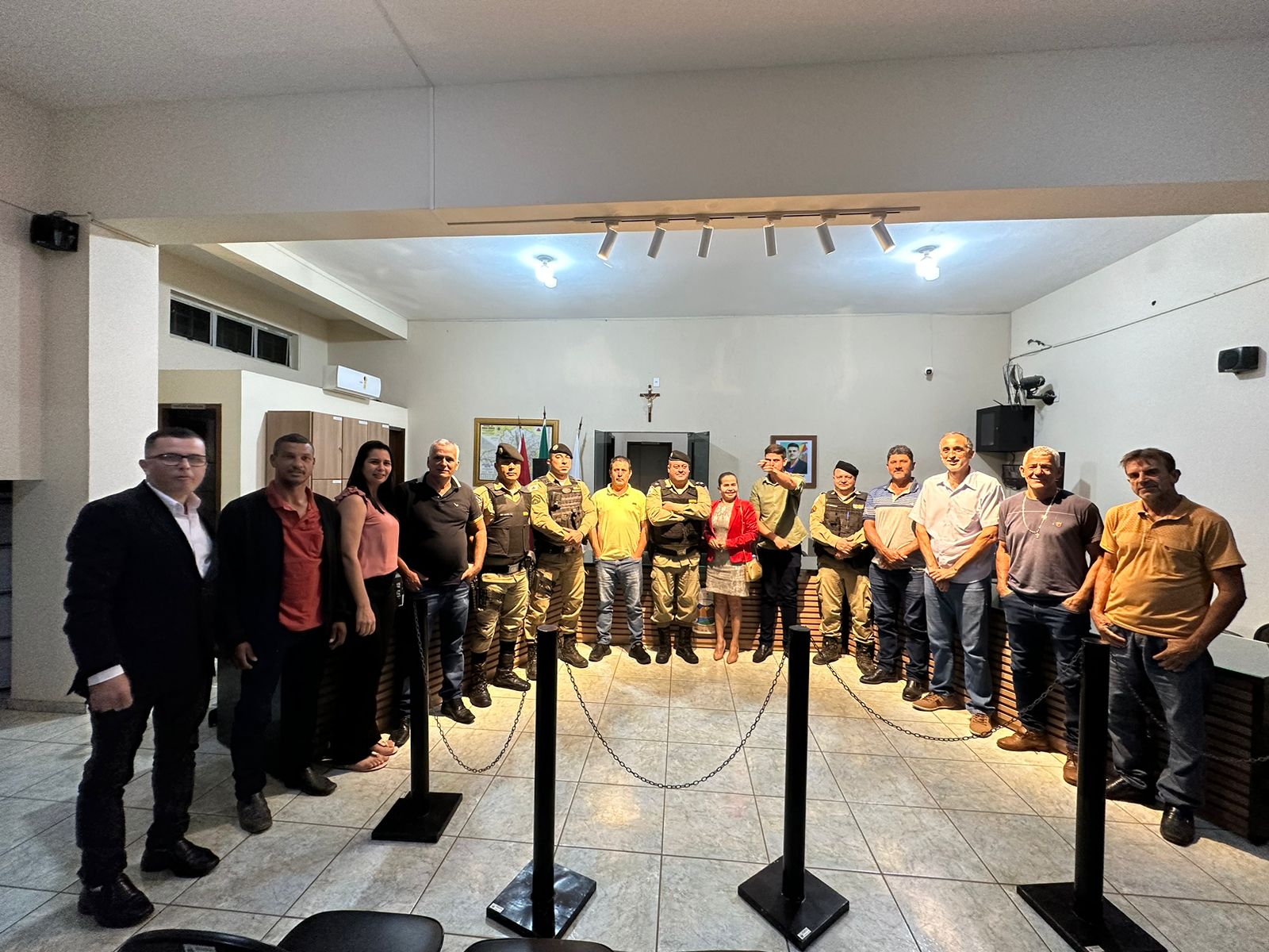 Vereadores discutem projeto de videomonitoramento em Vermelho Novo - Segurança é prioridade